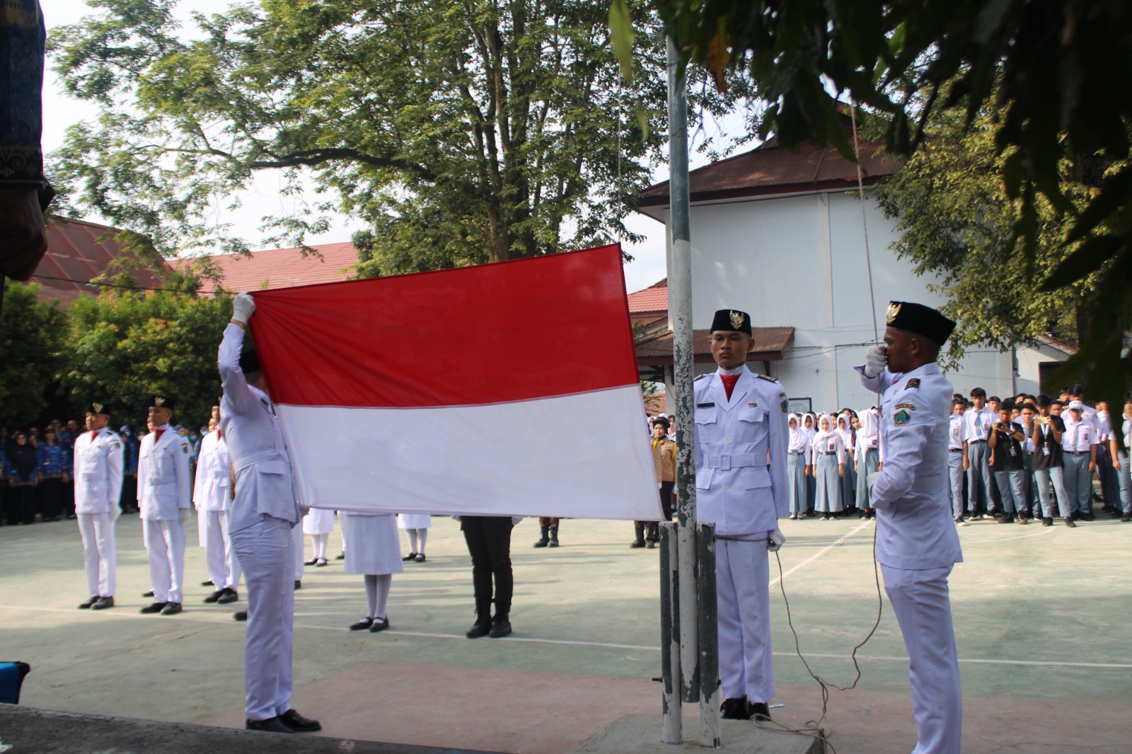 Peringati HUT ke-81 RI, Kepala SMKN 1 Kotamobagu Bacakan Sambutan Gubernur Sulawesi Utara